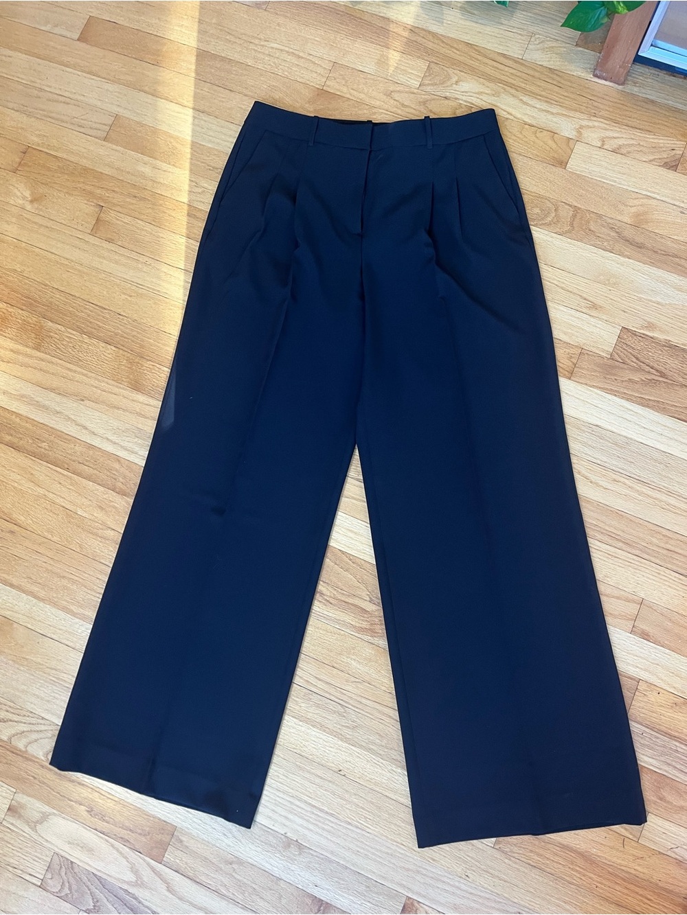 White House Black Market Navy Wide Leg Trousers 14T - curvy, tall
